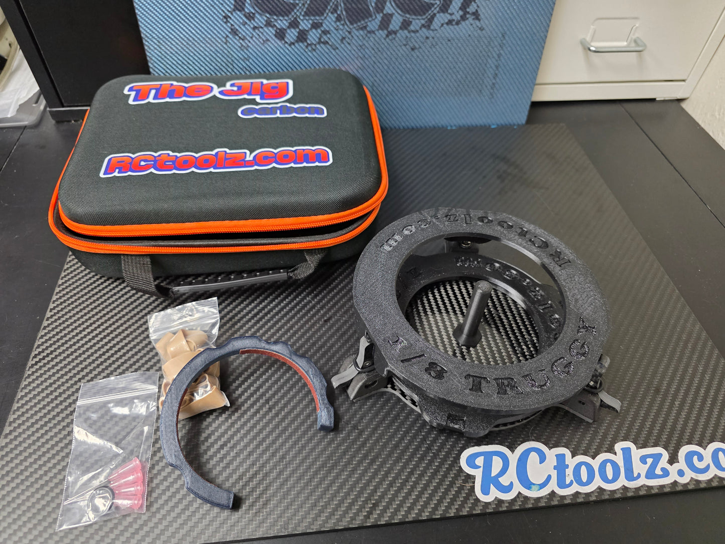 1/8 Scale Carbon Fiber Buggy / Truggy Tire Gluing Jig (Black)